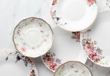 A tárgyak érzelmeket közvetítenek tányérok