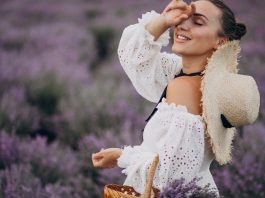 nő levendulával